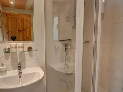 Ein Badezimmer in der Unterkunft Apartment Bastei by Interhome