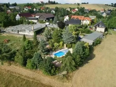 Der Swimmingpool an oder in der Nähe von Holiday Home zur alten Gärtnerei by Interhome