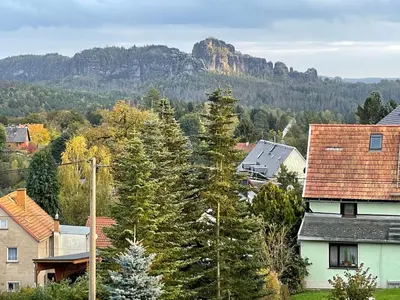 Ein allgemeiner Bergblick oder ein Berglick von der Ferienwohnung aus