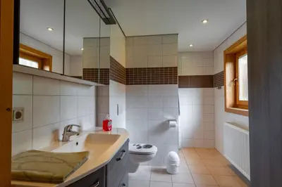 Ein Badezimmer in der Unterkunft Golden Hop Waldsiedlung