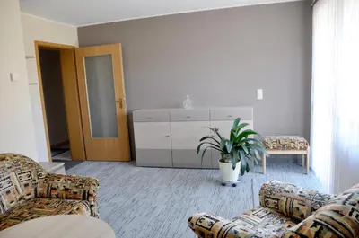 Ein Sitzbereich in der Unterkunft Ferienwohnung Blaumeise