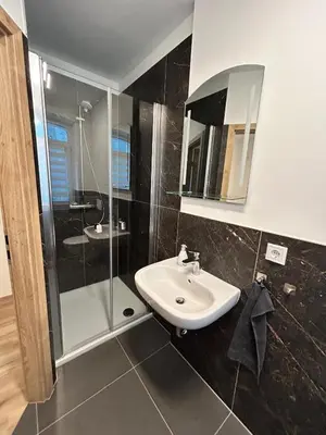 Ein Badezimmer in der Unterkunft Ferienwohnung Zum Schlosspark Lauchhammer