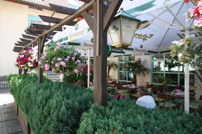 Ein Garten an der Unterkunft Hotel Bürgerhof