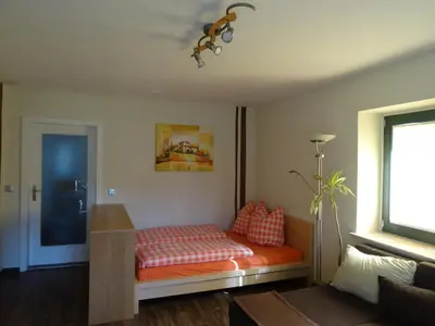 Ein Sitzbereich in der Unterkunft Apartment Zum Keulenbergblick