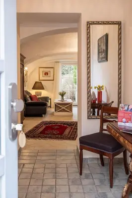 Ein Sitzbereich in der Unterkunft Apartmenthaus Brunnenhof