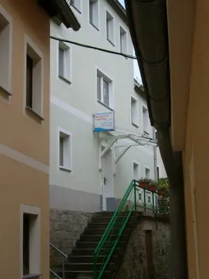 Das Gebäude in dem sich die Ferienwohnung befindet