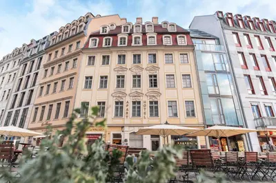 Das Gebäude in dem sich das Aparthotel befindet