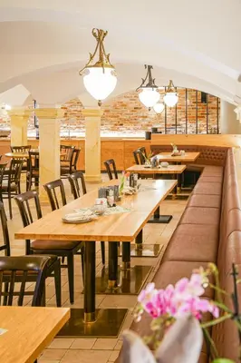 Ein Restaurant oder anderes Speiselokal in der Unterkunft Landhotel Sonnenhof