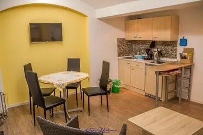 Küche/Küchenzeile in der Unterkunft Ferienwohnung Franziska Wünsche, Wohnung 1