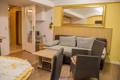 Ein Sitzbereich in der Unterkunft Ferienwohnung Franziska Wünsche, Wohnung 1