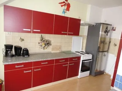 Küche/Küchenzeile in der Unterkunft Sehr schöne 4 Raum Maisonette-Fewo mit 110qm + Balkon + zentral & preiswert - T7