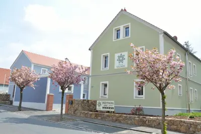 Das Gebäude in dem sich die Pension befindet