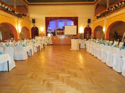 Ein Restaurant oder anderes Speiselokal in der Unterkunft Heidepension Anja