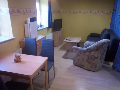 Ein Sitzbereich in der Unterkunft Ferienwohnung Eulitz