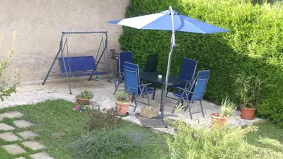 Ein Garten an der Unterkunft Ferienwohnung Eulitz