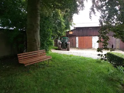 Ein Garten an der Unterkunft Ferienwohnung Falkennest