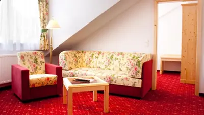 Ein Sitzbereich in der Unterkunft Elbhotel Bad Schandau