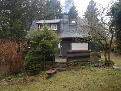 Das Gebäude in dem sich das Ferienhaus befindet