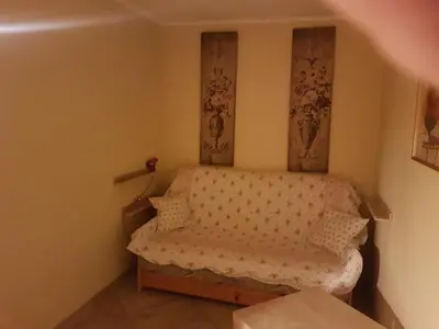 Ein Sitzbereich in der Unterkunft Waldhaus St. Egidien