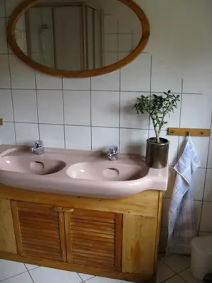 Ein Badezimmer in der Unterkunft Ferienwohnung im DG, Parkplatz vorm Haus, WLAN