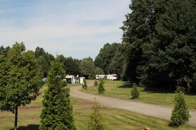 Naturlandschaft in der Nähe of country house