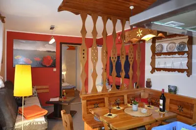 Ein Sitzbereich in der Unterkunft Ferieneinrichtungen Haus am Stein bei B