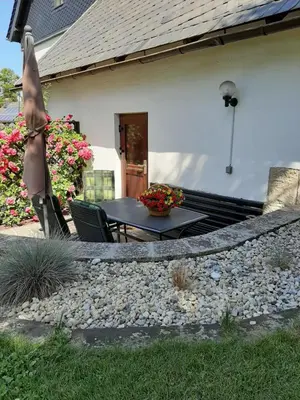 Ein Garten an der Unterkunft Ferienhaus Schoene