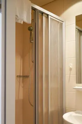 Ein Badezimmer in der Unterkunft DJH Jugendherberge Dresden - Jugendgästehaus