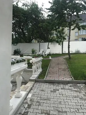 Ein Garten an der Unterkunft Pension Chevermeto