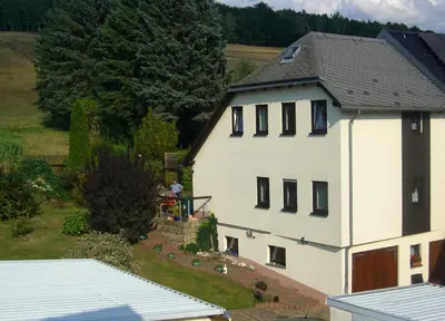 Das Gebäude in dem sich die Ferienwohnung befindet