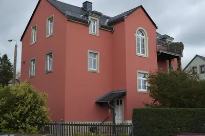Das Gebäude in dem sich die Ferienwohnung befindet