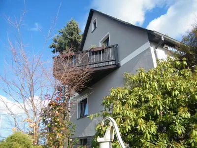 Das Gebäude in dem sich die Ferienwohnung befindet