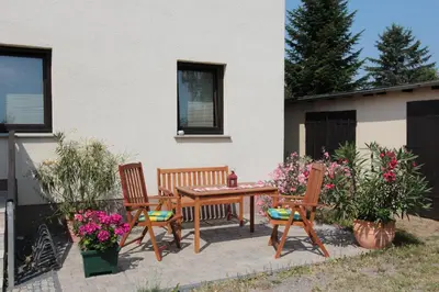 Ein Garten an der Unterkunft Ferienwohnung Frenkel