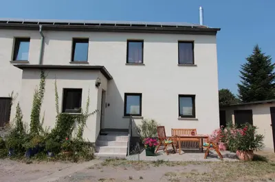 Das Gebäude in dem sich die Ferienwohnung befindet