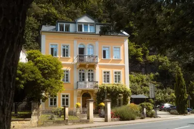 Das Gebäude in dem sich das Hotel befindet
