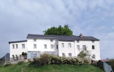 Das Gebäude in dem sich die Pension befindet