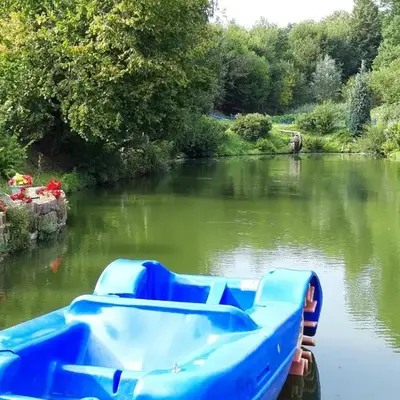Roomy Apartment in Lichtenhain with Pond