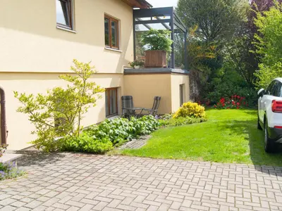 Ein Garten an der Unterkunft Ferienwohnung über den Dächern von Dresden
