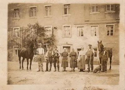 Tiere in diesem Bauernhof oder in der Nähe
