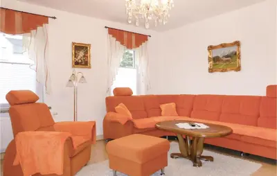 Ein Sitzbereich in der Unterkunft Cozy Apartment In Gelenau With Wifi