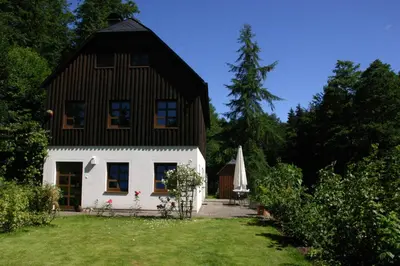Ein Garten an der Unterkunft Ferienwohnung Erzgebirge