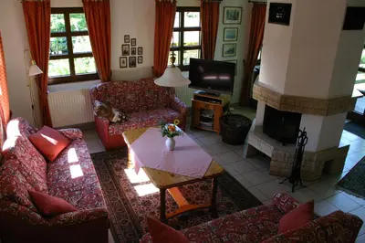 Ein Sitzbereich in der Unterkunft Ferienwohnung Erzgebirge