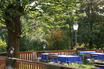 Ein Garten an der Unterkunft Landgasthof Neue Schänke
