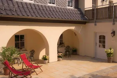 Das Gebäude in dem sich das Aparthotel befindet