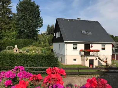 Ein Garten an der Unterkunft Ferienwohnung Grieser