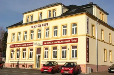 Das Gebäude in dem sich die Pension befindet