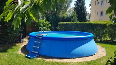 Der Swimmingpool an oder in der Nähe von Ferienhaus Balkenkunst