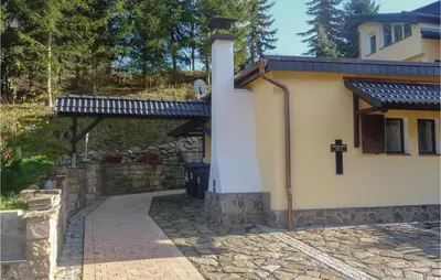 Das Gebäude in dem sich die Ferienwohnung befindet