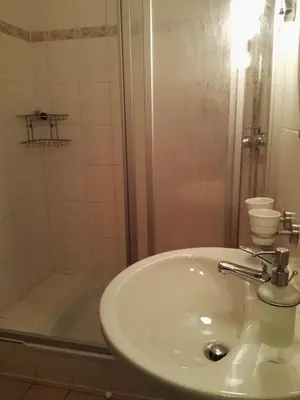 Ein Badezimmer in der Unterkunft Kurparkstübl Bad Schandau