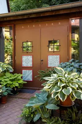 Ein Garten an der Unterkunft Fährhaus Meißen B&B